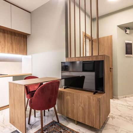 Cozy Apartment - 8' To Panormou Metro Station Athens Luaran gambar